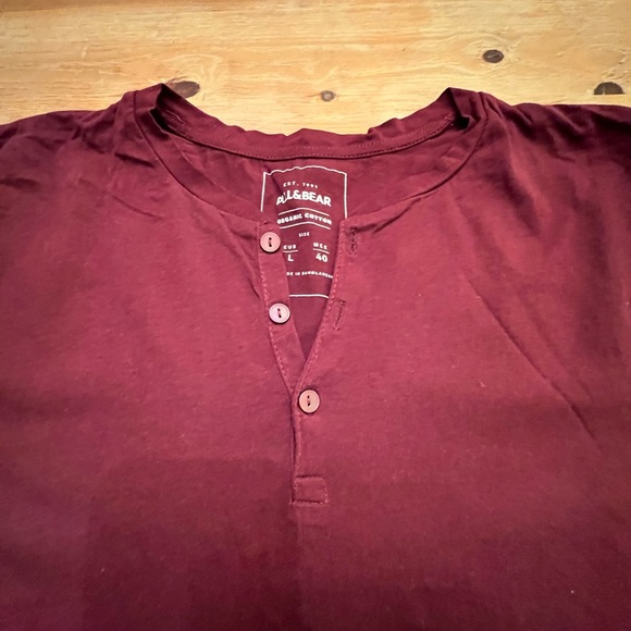Pull & Bear Men's Burgundy Henley Shirt size Large from Spain - Picture 2 of 3